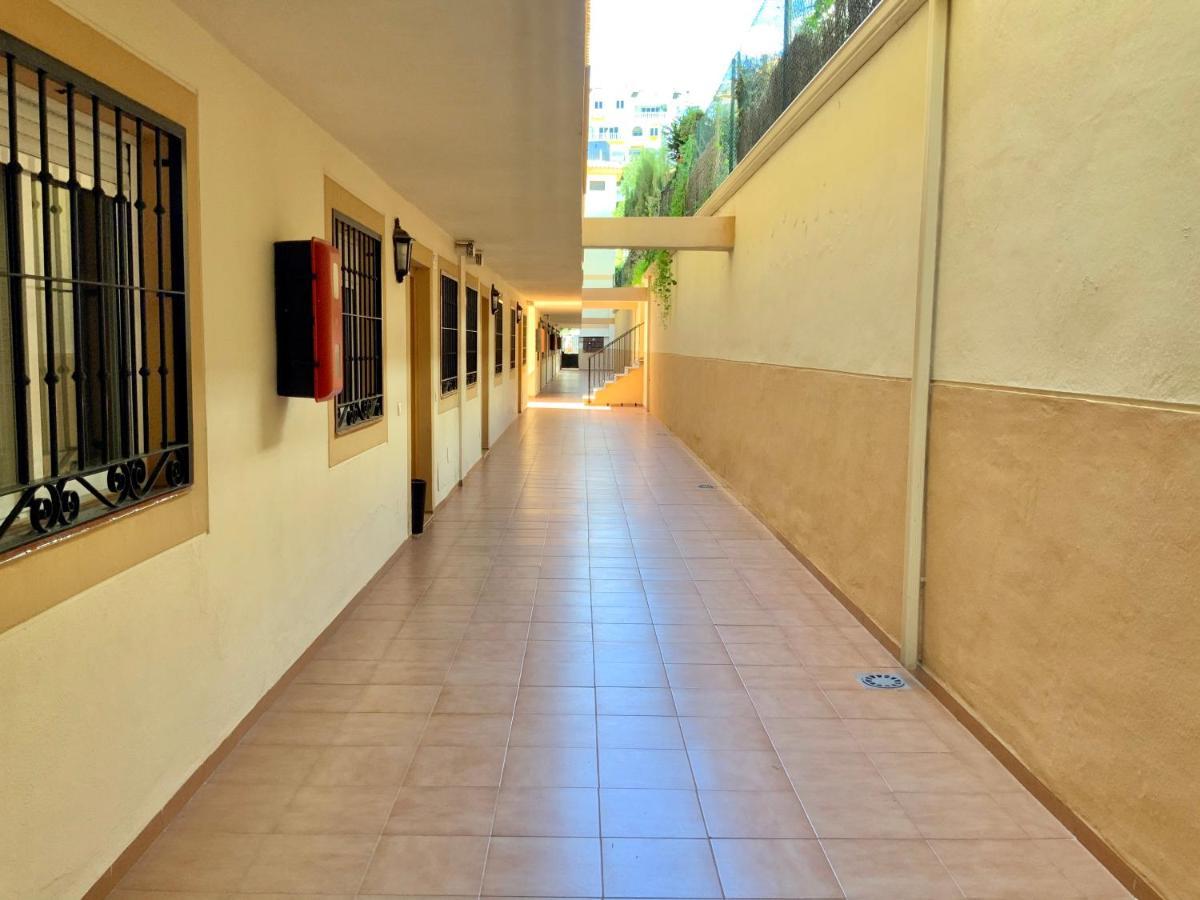 Apartamento De 2 Dormitorios, Gran Terraza, Vistas Al Mar Cerca Playa Carvajal Benalmadena Luaran gambar